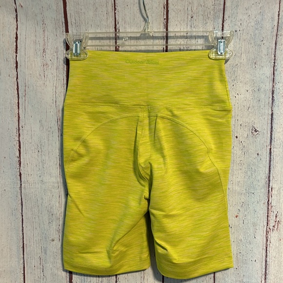 NWT Outdoor Voices Flow 7” Short - Picture 3 of 6